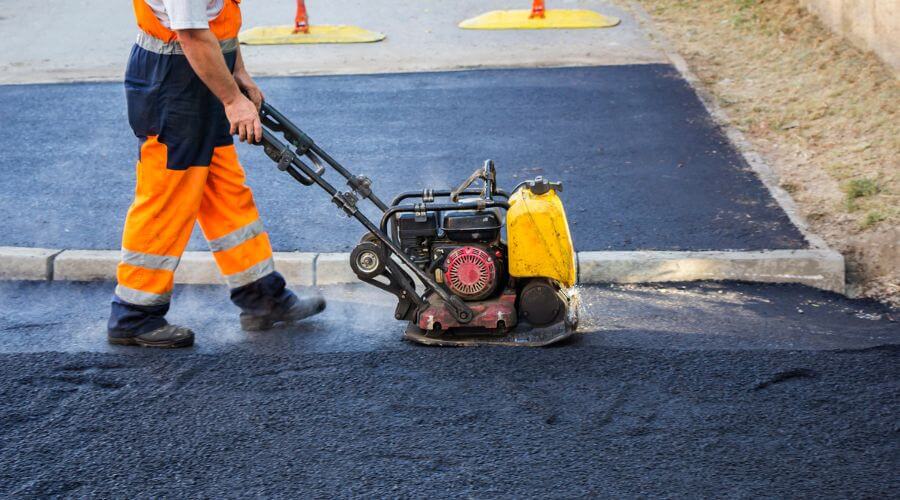 Professional gutter cleaning in Mona, UT
